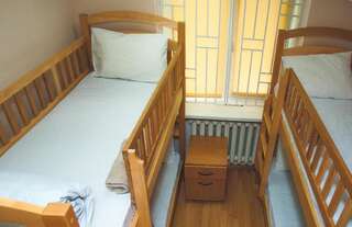 Хостелы Globus Hostel Киев Кровать в общем номере с 4 кроватями-5